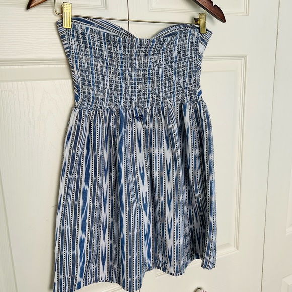 Roxy Strapless 'Fall Doll' Dress in Striped Tribal Print-Size Medium - Picture 5 of 13